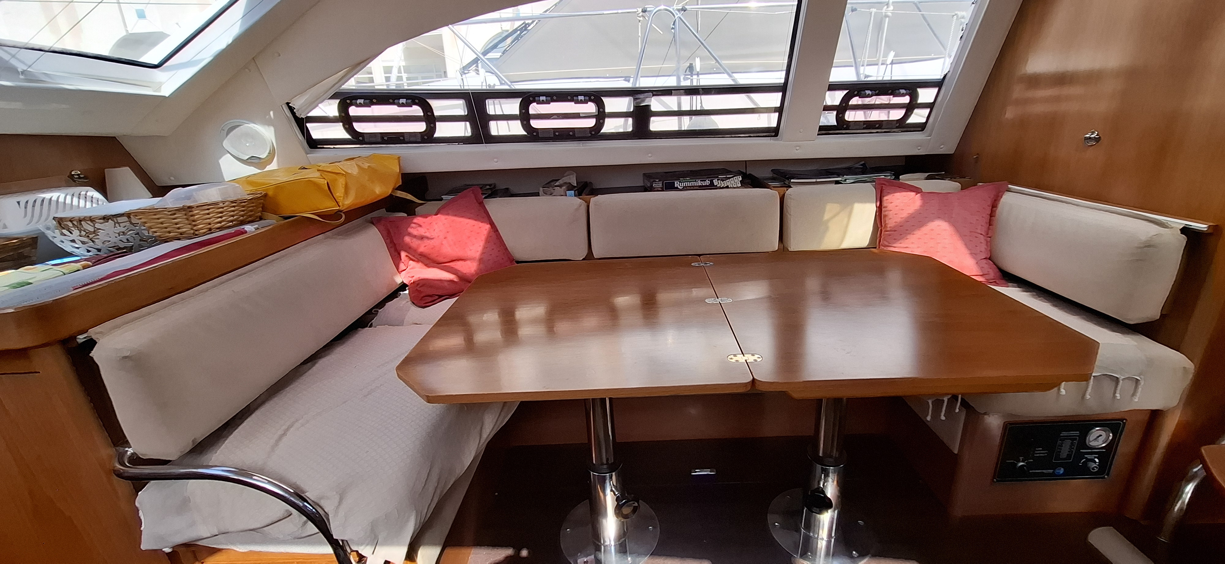 slider 25 Wauquiez Pilot Saloon 41